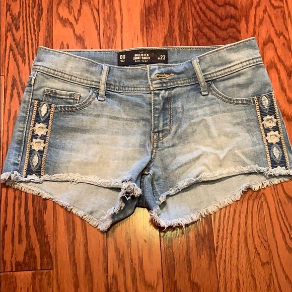 Hollister Shorts - Picture 1 of 2